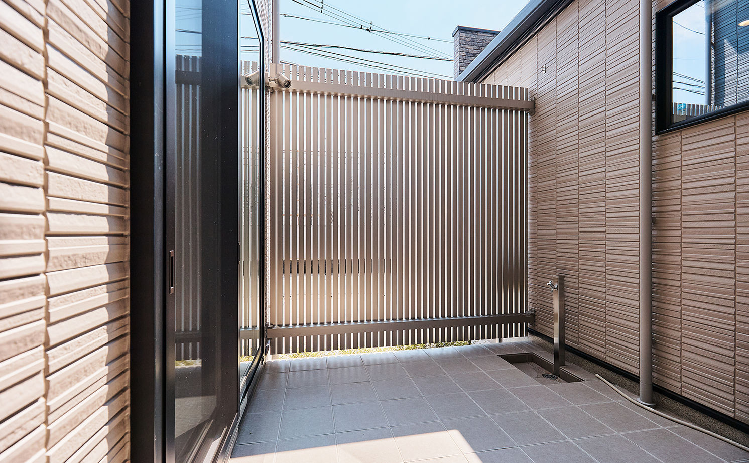 アイ工務店 【吹き抜け/2000万円台】リビングや小屋裏のシアタールームなど、高さを活かした設計で欲しい空間を実現の建築実例画像9