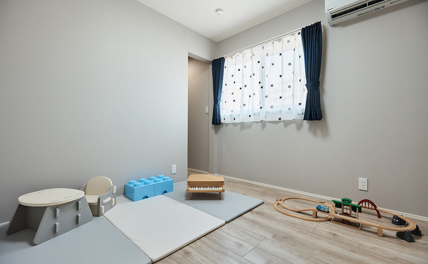 アイ工務店 【吹き抜け/2000万円台】リビングや小屋裏のシアタールームなど、高さを活かした設計で欲しい空間を実現の建築実例画像14