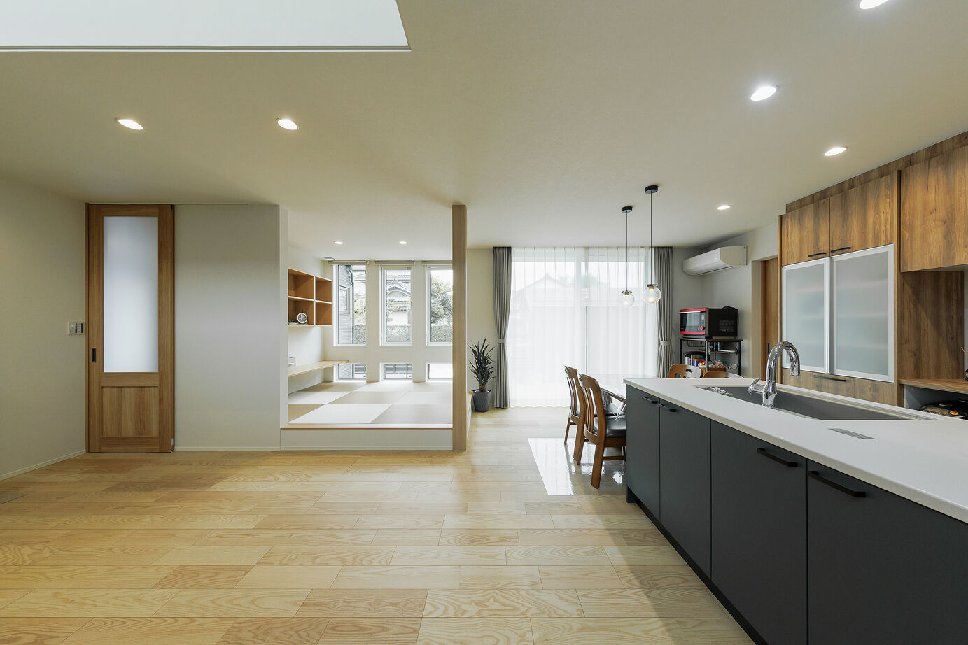 アイ工務店 【福井県/回遊動線/間取り図有】吹抜とスキップフロアの開放感。屋外～土間収納～水回りへつながる家の建築実例画像5