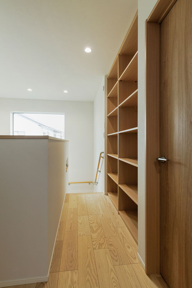 アイ工務店 【福井県/回遊動線/間取り図有】吹抜とスキップフロアの開放感。屋外～土間収納～水回りへつながる家の建築実例画像10