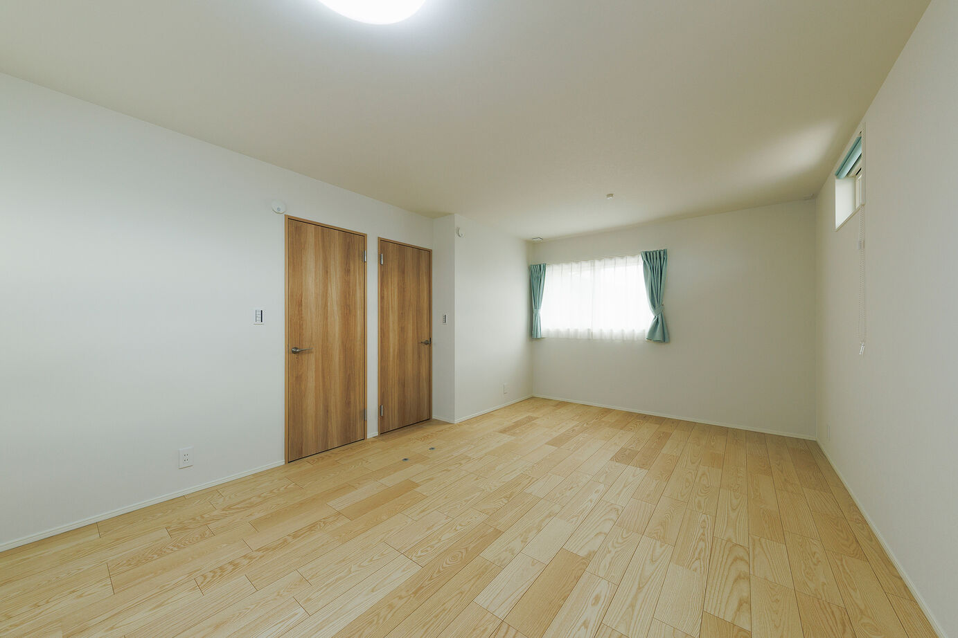 アイ工務店 【福井県/回遊動線/間取り図有】吹抜とスキップフロアの開放感。屋外～土間収納～水回りへつながる家の建築実例画像12