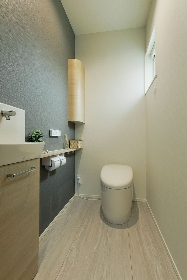 アイ工務店 【福井県/回遊動線/間取り図有】吹抜とスキップフロアの開放感。屋外～土間収納～水回りへつながる家の建築実例画像19