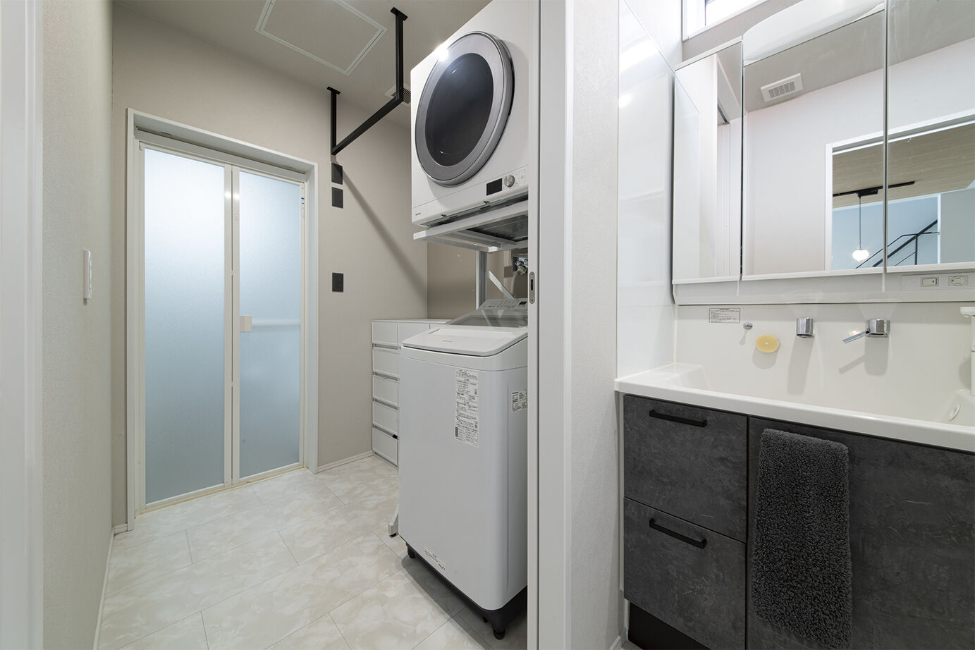 アイ工務店 【延床31.7坪／スキップフロア／動線】大開口＋ハーフ吹抜の開放感。高い性能が日々の暮らしを快適にの建築実例画像9