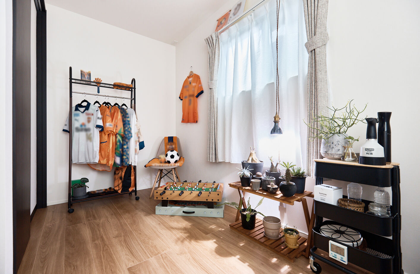 アイ工務店 【静岡県/2階建て/回遊導線】吹抜からの光に包まれる、お気に入りインテリアと植物に溢れる住まいの建築実例画像15