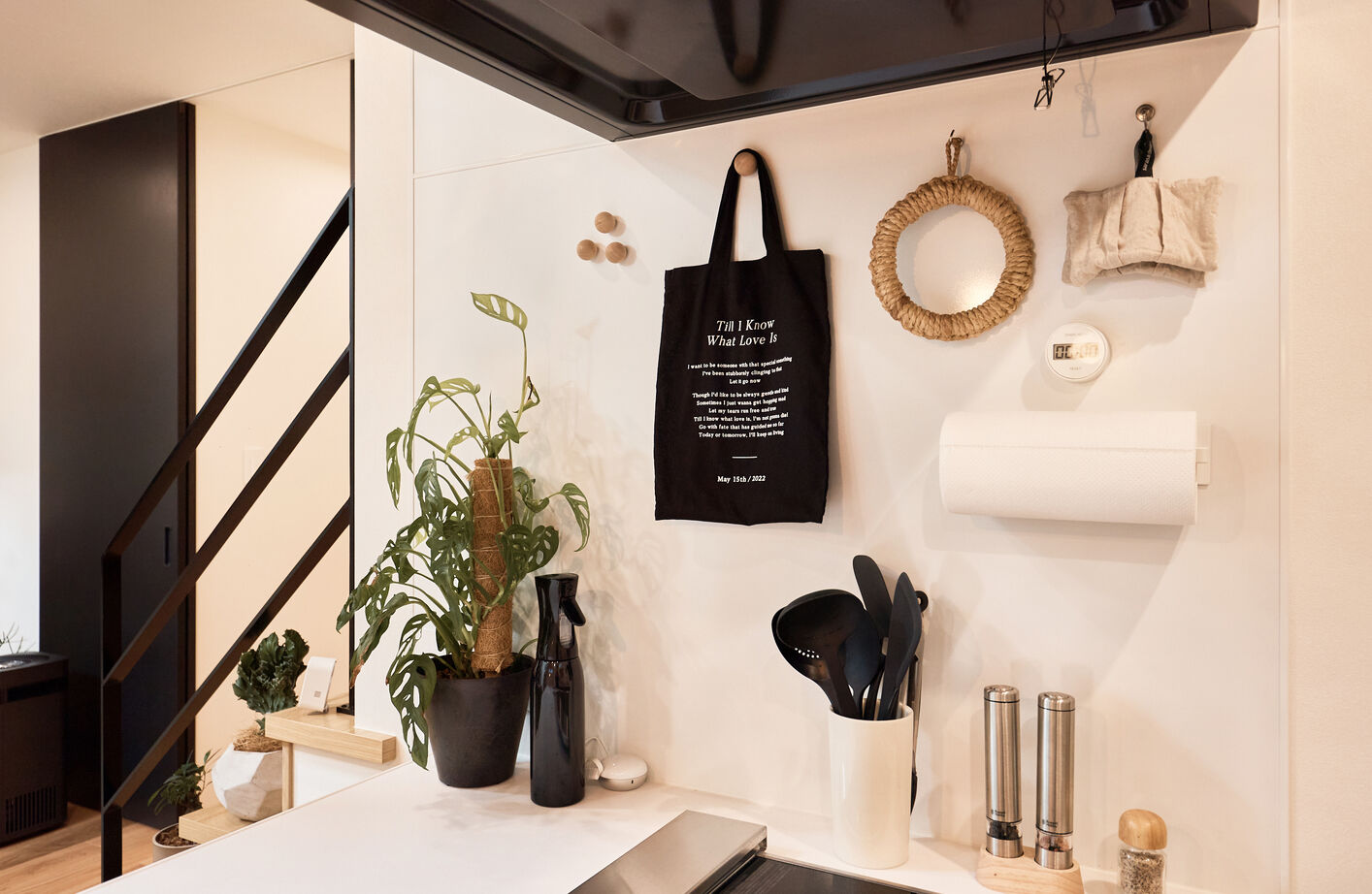 アイ工務店 【静岡県/2階建て/回遊導線】吹抜からの光に包まれる、お気に入りインテリアと植物に溢れる住まいの建築実例画像16