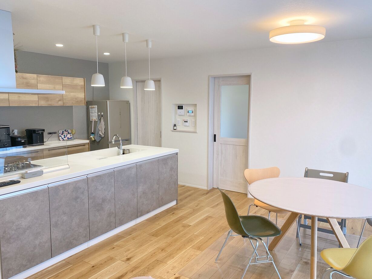 ヤマックス 【熊本市/3人家族/29.8坪】白を基調としたアメリカ西海岸スタイルの建築実例画像2