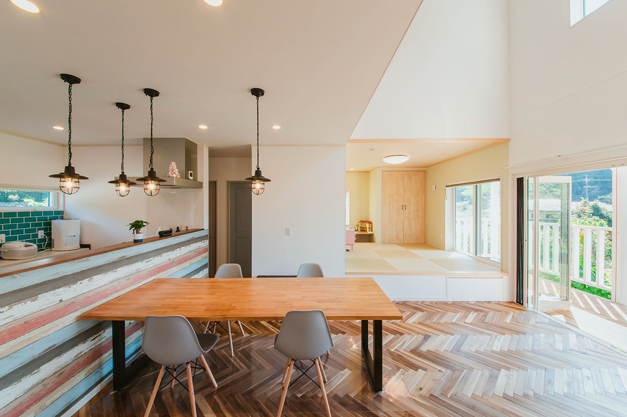 水田建設（水田建築一級建築士事務所） 【おしゃれな家｜2000万円台｜30坪台｜間取り図有】吹抜けリビングも実現！緑に囲まれたカリフォルニア住宅の建築実例画像3