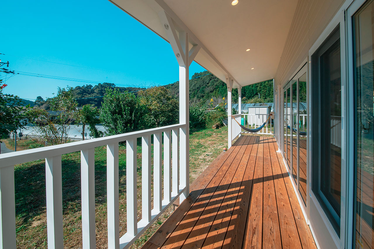 水田建設（水田建築一級建築士事務所） 【おしゃれな家｜2000万円台｜30坪台｜間取り図有】吹抜けリビングも実現！緑に囲まれたカリフォルニア住宅の建築実例画像4