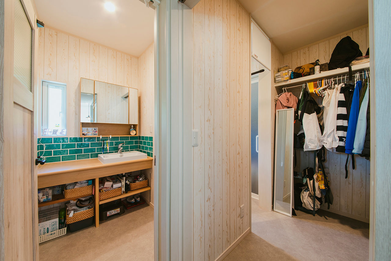 水田建設（水田建築一級建築士事務所） 【おしゃれな家｜2000万円台｜30坪台｜間取り図有】吹抜けリビングも実現！緑に囲まれたカリフォルニア住宅の建築実例画像6