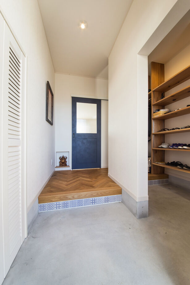 水田建設（水田建築一級建築士事務所） 【浜松市/インナーガレージ/ウッドデッキ】趣味も子育ても、のびのび楽しめるガレージハウスの建築実例画像3