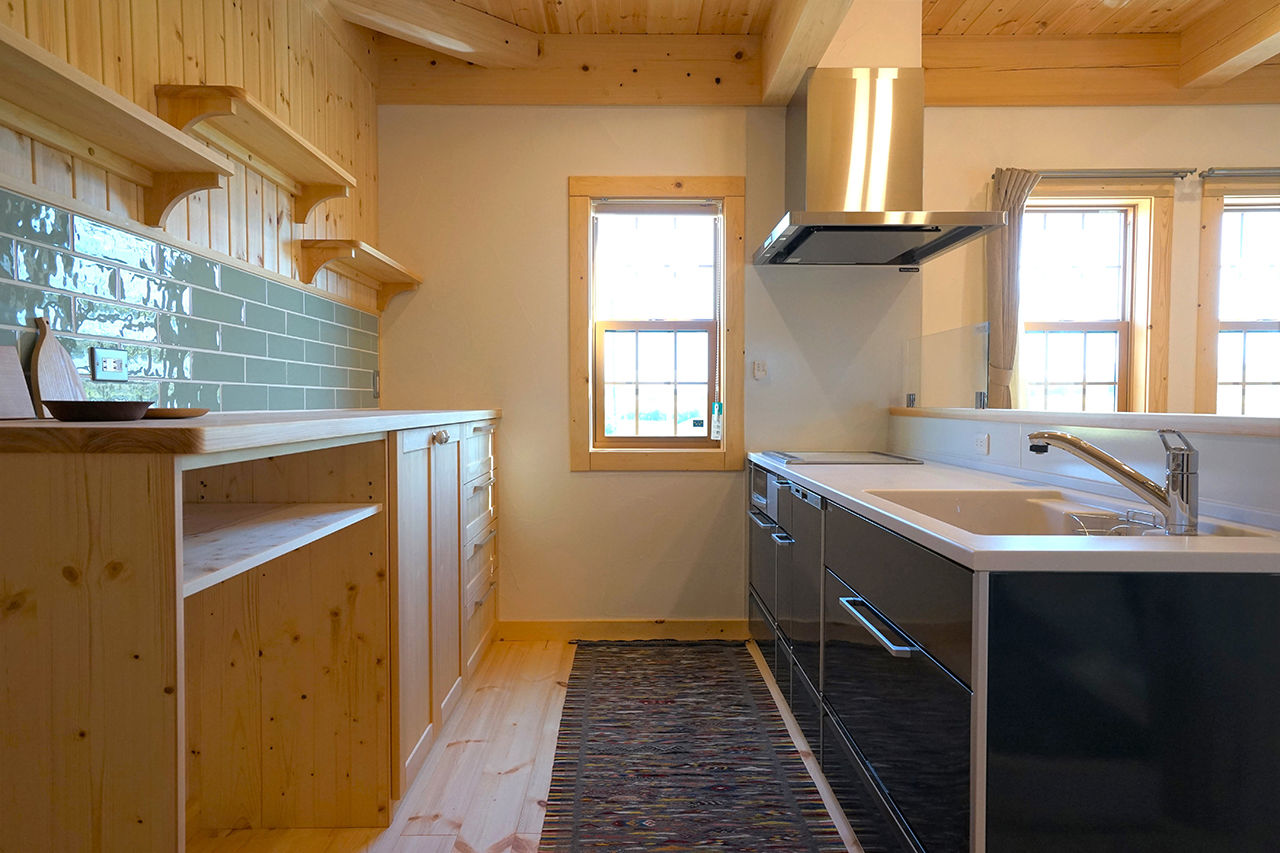 Roots工務店  「soboku」 【延床39坪/土地80坪】欧風デザイン/薪ストーブ/漆喰壁/家族でゆっくり過ごす、丁寧な暮らし/ガス式乾燥機の建築実例画像3