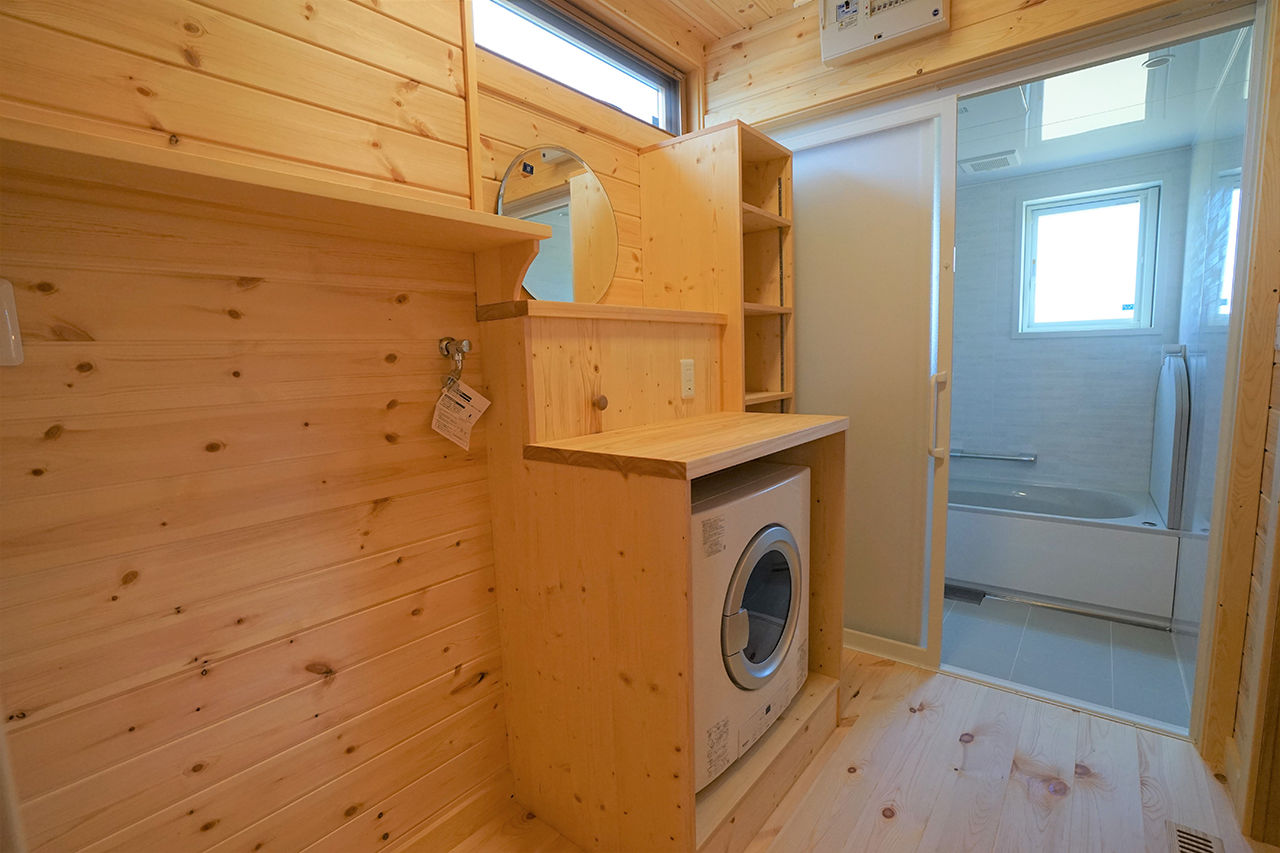 Roots工務店  「soboku」 【延床39坪/土地80坪】欧風デザイン/薪ストーブ/漆喰壁/家族でゆっくり過ごす、丁寧な暮らし/ガス式乾燥機の建築実例画像5