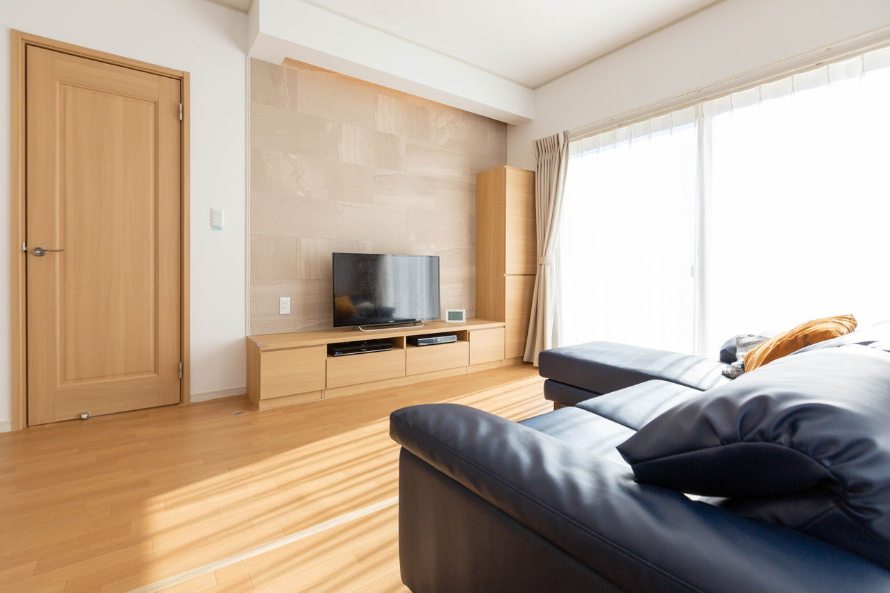 ヤマウラ 【ハイデザイン｜高性能外壁タイル｜ファミリークローゼット＆本棚】家族の想いが集い、毎日の子育ても快適の建築実例画像3