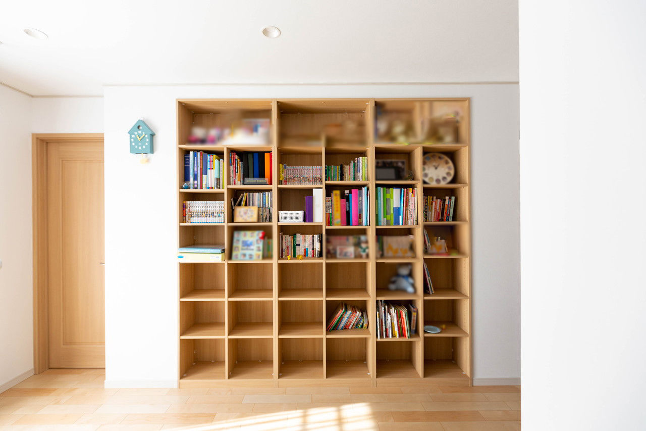 ヤマウラ 【ハイデザイン｜高性能外壁タイル｜ファミリークローゼット＆本棚】家族の想いが集い、毎日の子育ても快適の建築実例画像5
