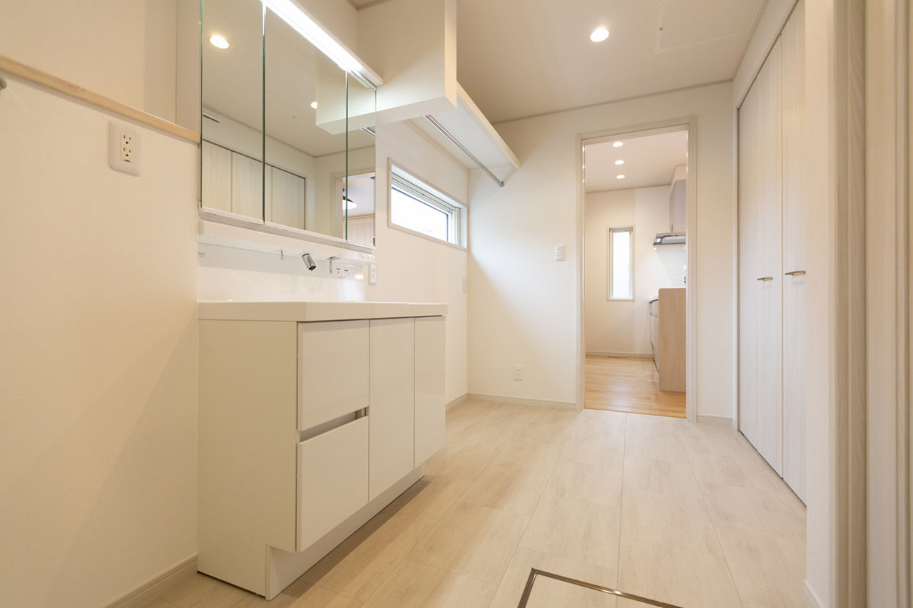 ヤマウラ 【2500～2999万円｜こだわりデザイン＆間取り｜小屋裏空間】収納計画や動線など暮らしのイメージを反映の建築実例画像6