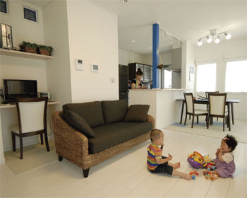 東武ニューハウス（加須・羽生・久喜） 【1500万円～2000万円|30坪台|吹き抜け】マリンカラーがアクセント。20代で建てたのびのび子育てができる家の建築実例画像2