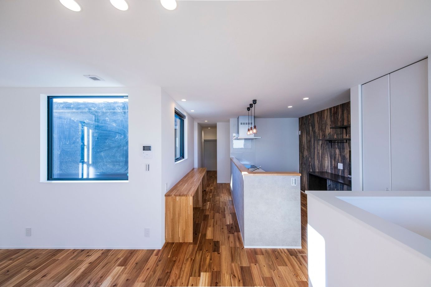 埼玉の平屋　アップルホーム 人目を遮るプライベート空間で春は花見、夏はＢＢＱに花火。雨の日も愛おしい「お花見バルコニー」のある家の建築実例画像3