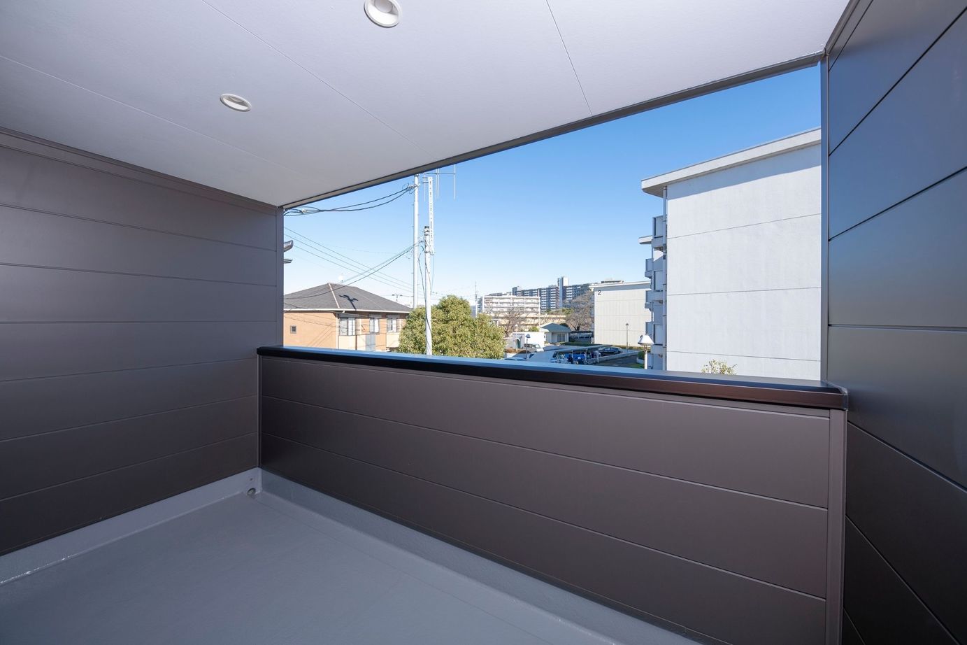 埼玉の平屋　アップルホーム 人目を遮るプライベート空間で春は花見、夏はＢＢＱに花火。雨の日も愛おしい「お花見バルコニー」のある家の建築実例画像6