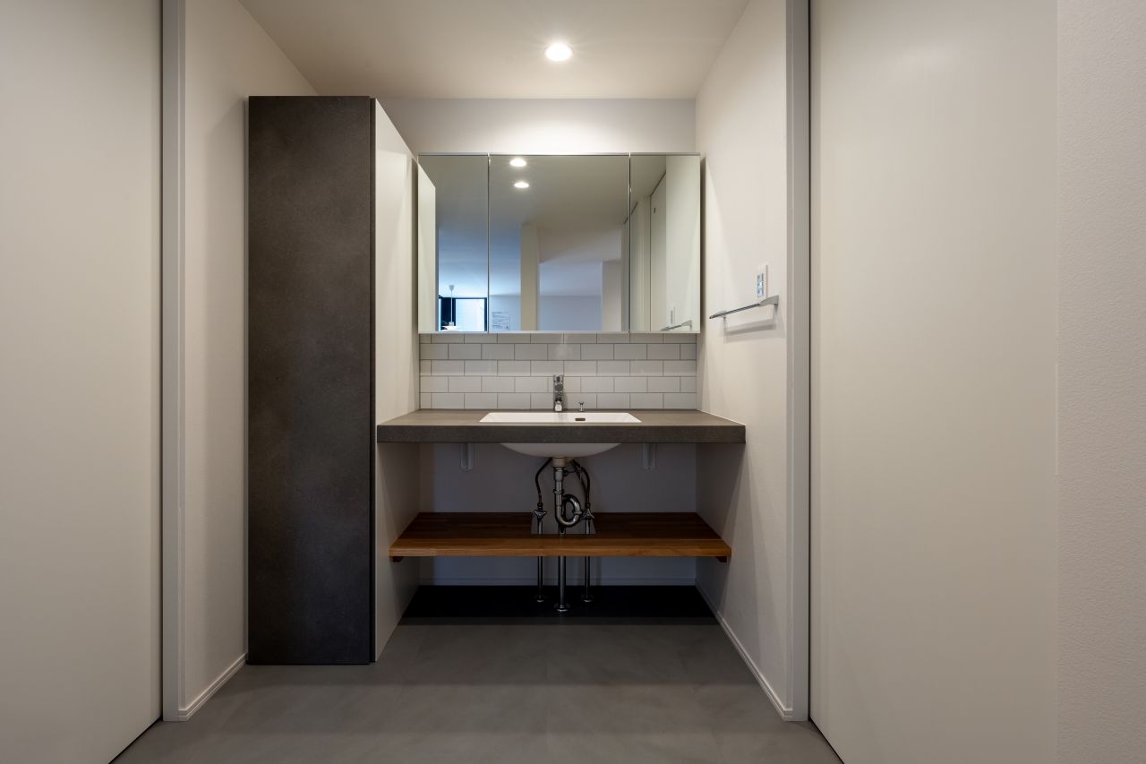 ワイズプロダクト 【藤沢市/2000万円台/30坪台/家具付のデザイン規格住宅】自然素材×ガラスが表情豊かなファサードの家の建築実例画像6