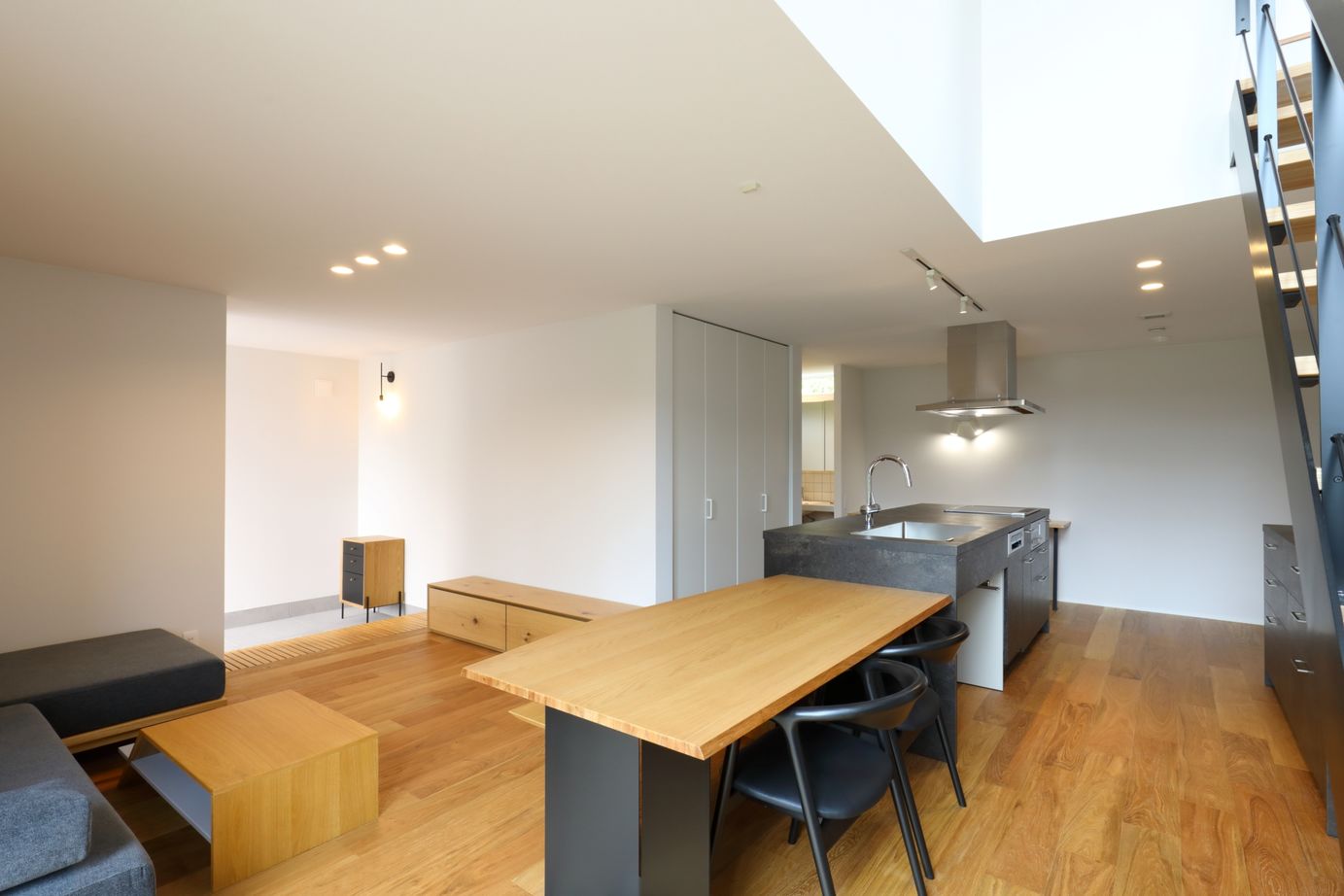 ワイズプロダクト 【相模原市/2000万円台/30坪/家具付きのデザイン規格住宅】シンプルなカッコよさと使いやすさを両立した家の建築実例画像5