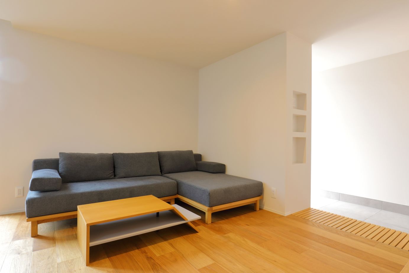 ワイズプロダクト 【相模原市/2000万円台/30坪/家具付きのデザイン規格住宅】シンプルなカッコよさと使いやすさを両立した家の建築実例画像6