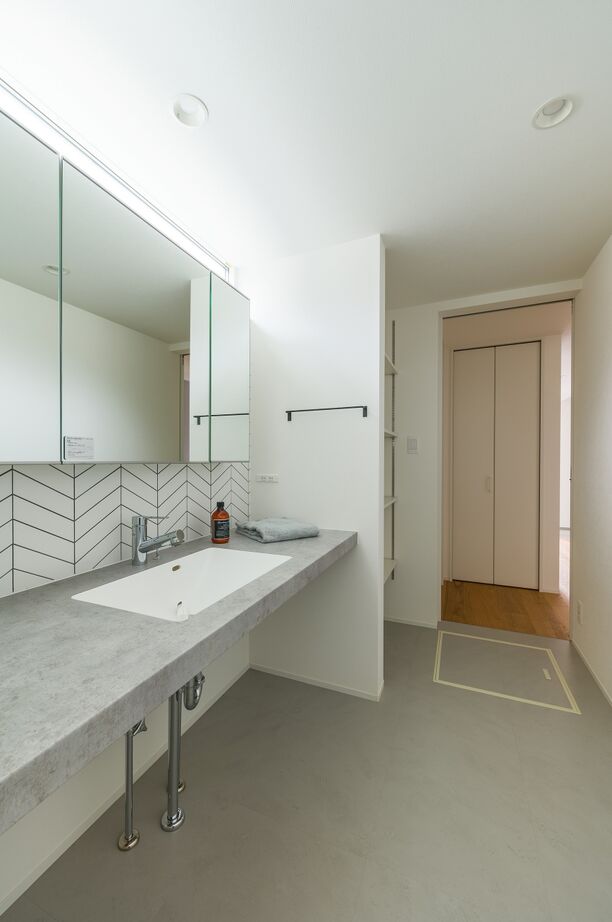 ワイズプロダクト 【家具付きのデザイン規格住宅】美しい開放空間に、家事ラクとたっぷり収納、愛犬のスペースを備えた家の建築実例画像8