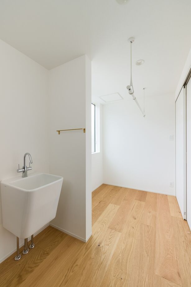 ワイズプロダクト 【家具付きのデザイン規格住宅】美しい開放空間に、家事ラクとたっぷり収納、愛犬のスペースを備えた家の建築実例画像10