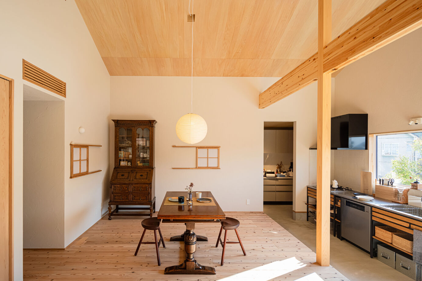 KOYO ARCHITECTS 山々の美景を穏やかに味わう平屋の建築実例画像5