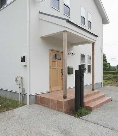 m建 無垢材の床に真っ白な塗り壁。オリジナルキッチンも叶えた完全オーダーメイドのナチュラルハウスの建築実例画像3