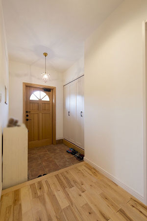 m建 無垢材の床に真っ白な塗り壁。オリジナルキッチンも叶えた完全オーダーメイドのナチュラルハウスの建築実例画像4