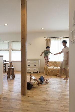 m建 無垢材の床に真っ白な塗り壁。オリジナルキッチンも叶えた完全オーダーメイドのナチュラルハウスの建築実例画像5