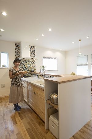 m建 無垢材の床に真っ白な塗り壁。オリジナルキッチンも叶えた完全オーダーメイドのナチュラルハウスの建築実例画像6