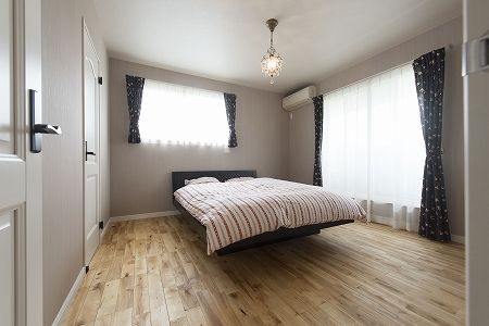 m建 無垢材の床に真っ白な塗り壁。オリジナルキッチンも叶えた完全オーダーメイドのナチュラルハウスの建築実例画像10