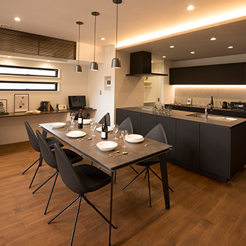 あおぞらホーム 【天理市/最上位モデル/間取り】SE構法による開放的な大空間リビングと、細部に至るまでデザインされた内装の建築実例画像3