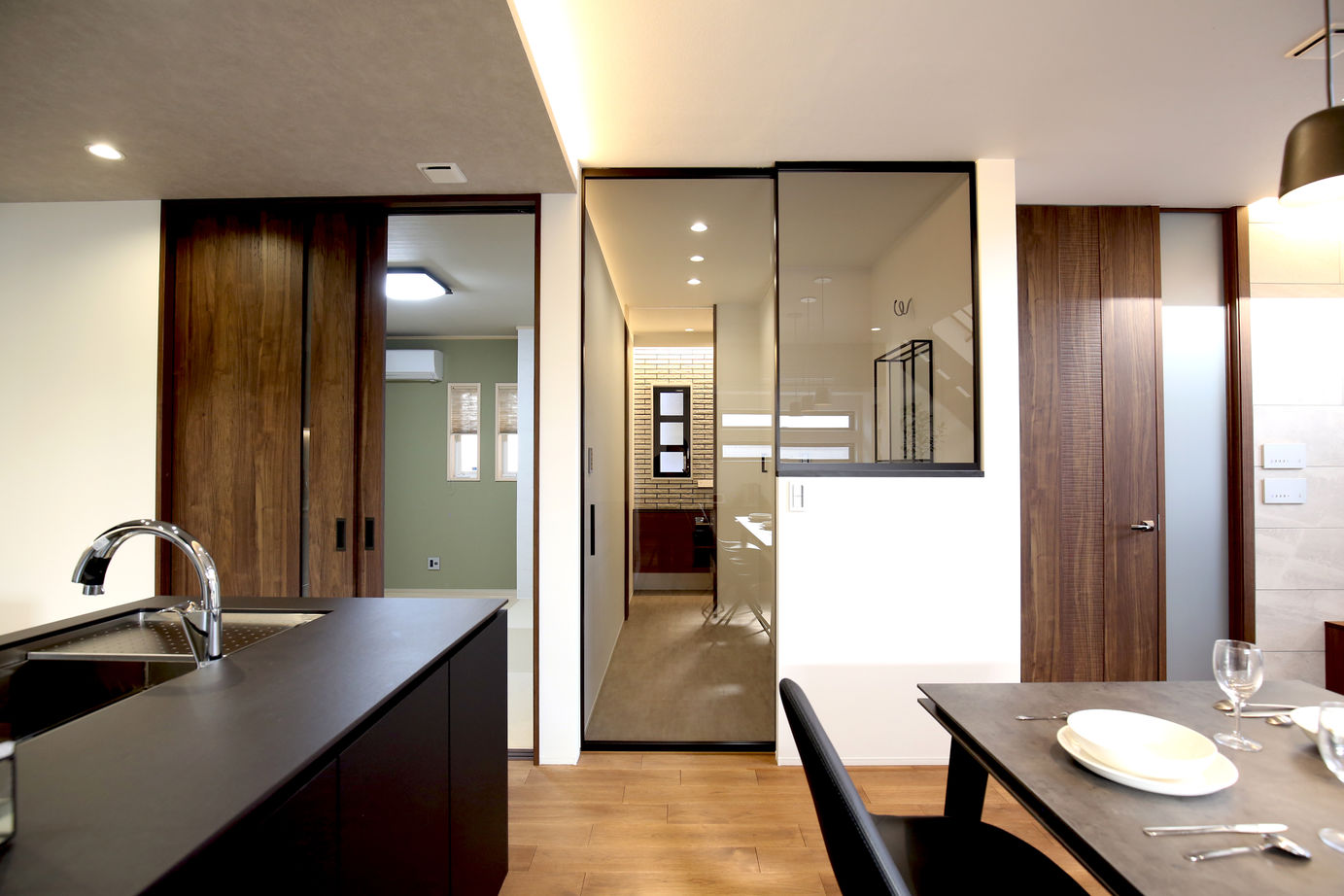 あおぞらホーム 【天理市/最上位モデル/間取り】SE構法による開放的な大空間リビングと、細部に至るまでデザインされた内装の建築実例画像7