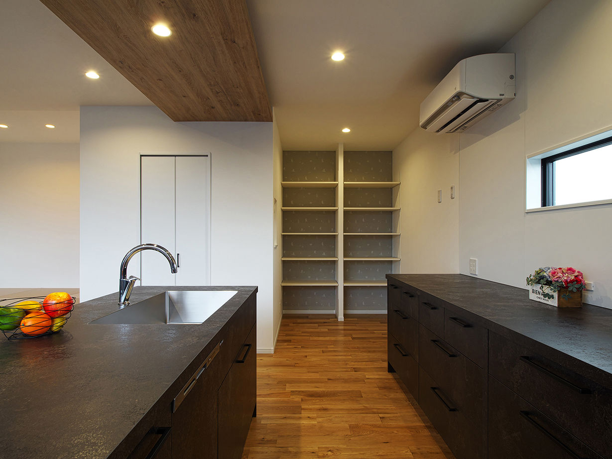 あおぞらホーム 【奈良県/3000万円台/間取り図】黒壁×杉板のコントラストがカッコいい、ビルトインガレージのある家の建築実例画像6