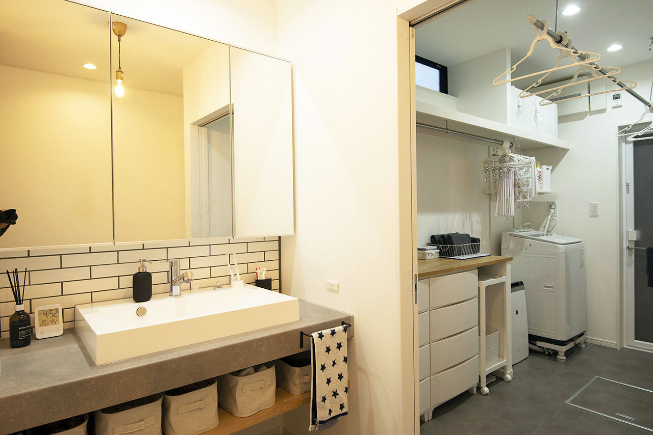 あおぞらホーム 【奈良県/3000万円台/間取り図】黒壁×杉板のコントラストがカッコいい、ビルトインガレージのある家の建築実例画像7