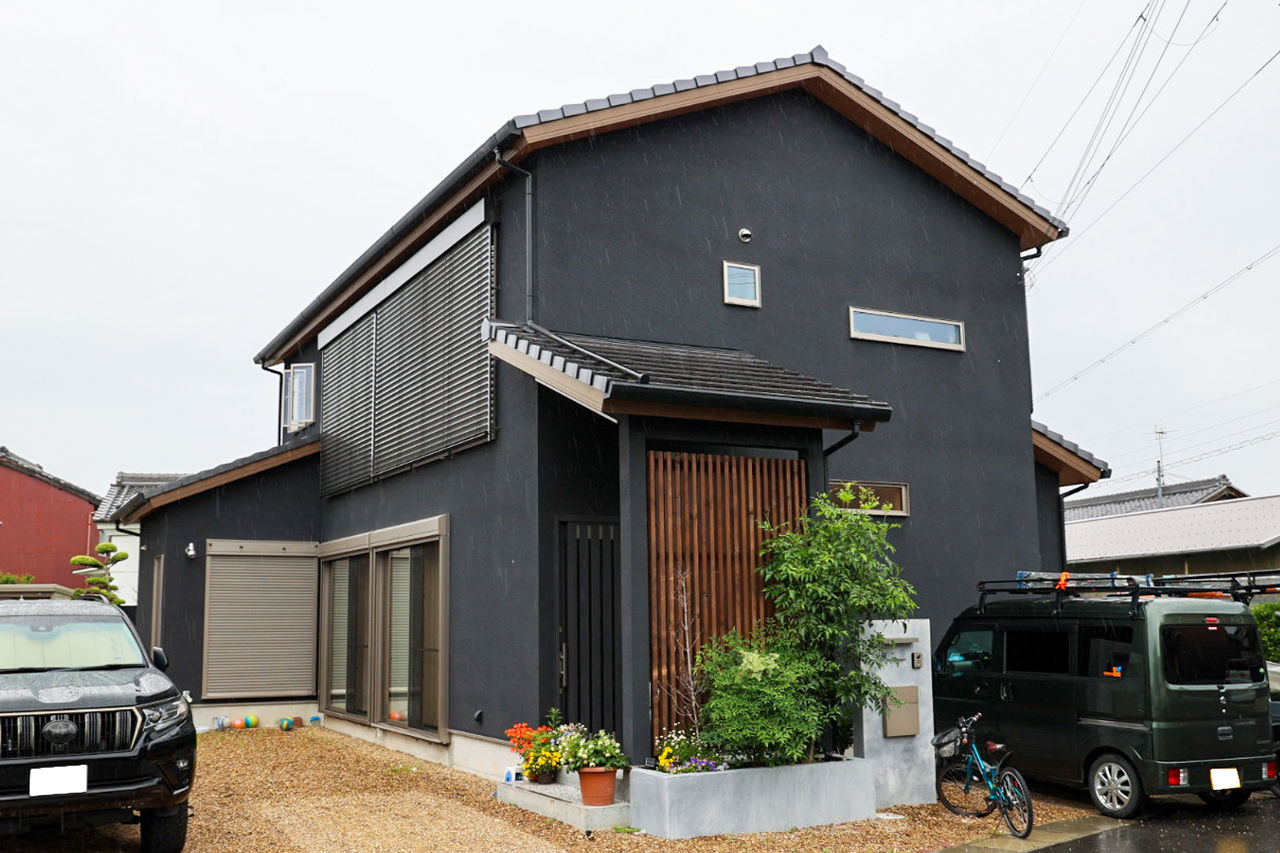 あおぞらホーム 【天理市/2000万円台/間取り図あり】自然光がたっぷりと降り注ぐ、リビングとひとつながりの土間のある家の建築実例画像2