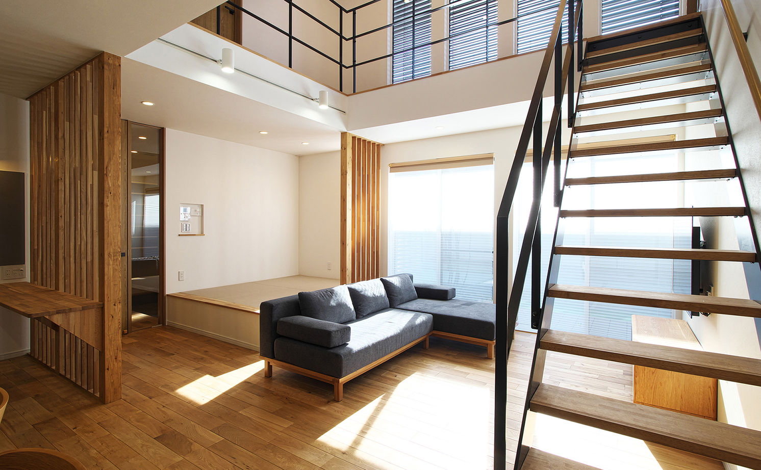 あおぞらホーム 【天理市/3000万円台/間取り図あり】吹き抜けを見上げると「あおぞら」が見える、陽だまりリビングのある家の建築実例画像5