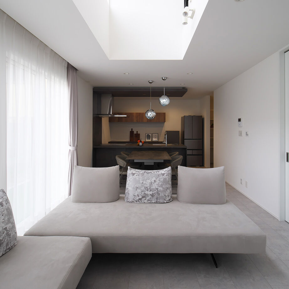 あおぞらホーム 【天理市/1000万円台/間取り図あり】デザインも家事動線も、ミニマルでハイセンスにまとめた家の建築実例画像