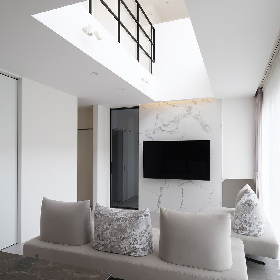 あおぞらホーム 【天理市/1000万円台/間取り図あり】デザインも家事動線も、ミニマルでハイセンスにまとめた家の建築実例画像2