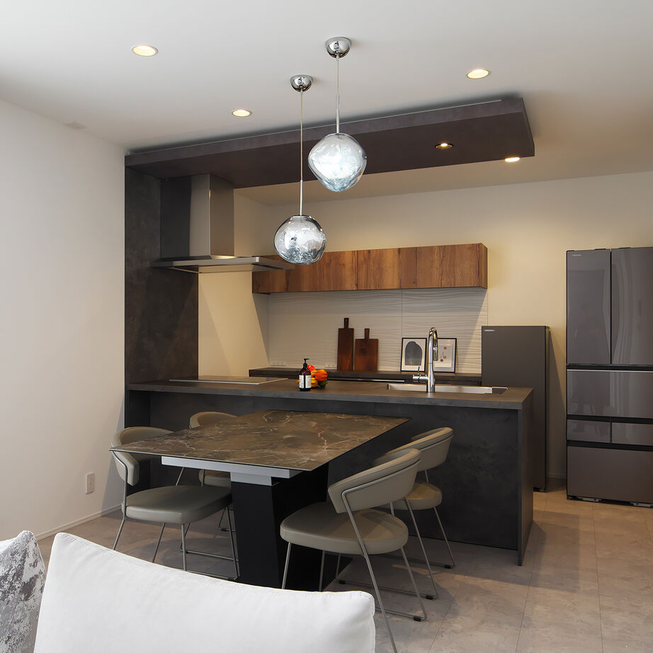 あおぞらホーム 【天理市/1000万円台/間取り図あり】デザインも家事動線も、ミニマルでハイセンスにまとめた家の建築実例画像3