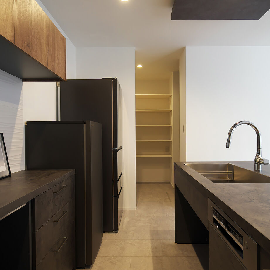 あおぞらホーム 【天理市/1000万円台/間取り図あり】デザインも家事動線も、ミニマルでハイセンスにまとめた家の建築実例画像4