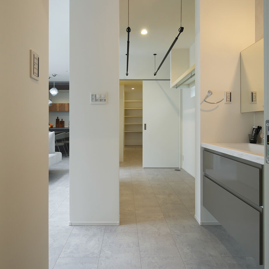 あおぞらホーム 【天理市/1000万円台/間取り図あり】デザインも家事動線も、ミニマルでハイセンスにまとめた家の建築実例画像5