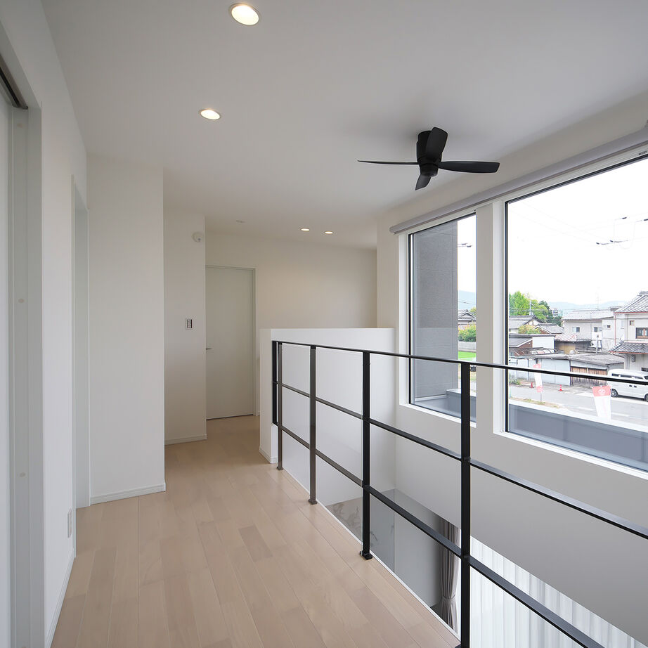 あおぞらホーム 【天理市/1000万円台/間取り図あり】デザインも家事動線も、ミニマルでハイセンスにまとめた家の建築実例画像6