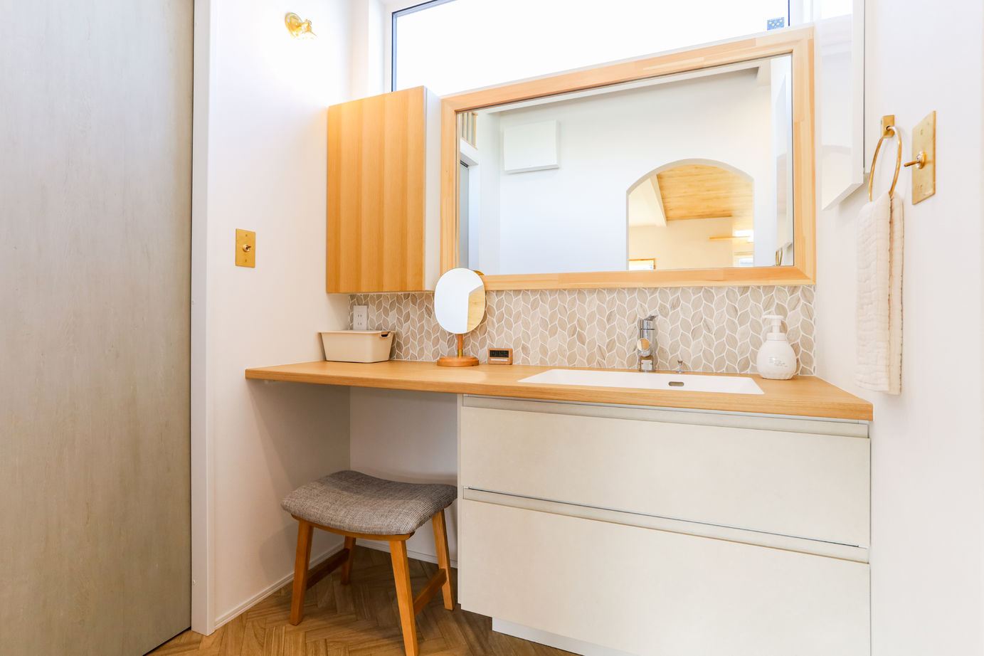 デワホーム 【山形市/2000万円台/3LDK/間取り図有り/広々LDK】猫と一緒、窓辺でくつろぐ平屋の家の建築実例画像6