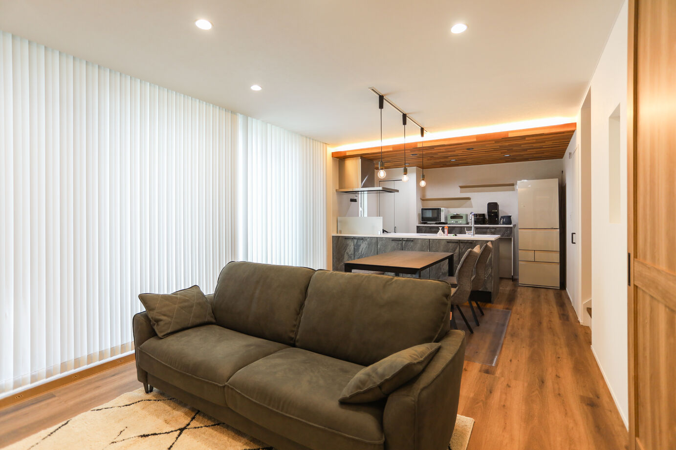 デワホーム 考え抜かれた無駄のない間取り。シンプルで都会的な高性能住宅の建築実例画像3