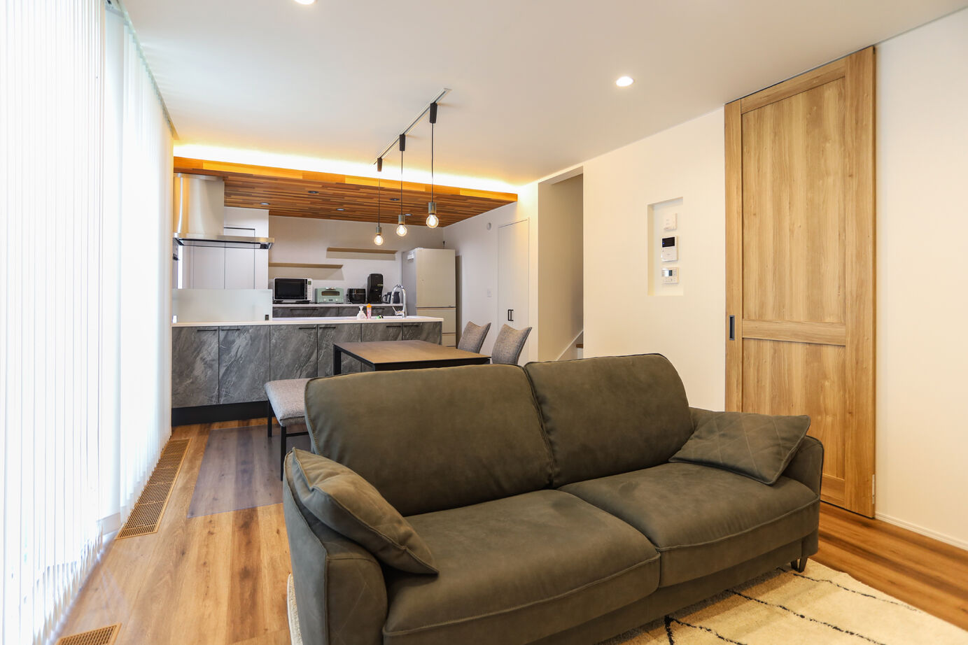 デワホーム 考え抜かれた無駄のない間取り。シンプルで都会的な高性能住宅の建築実例画像4