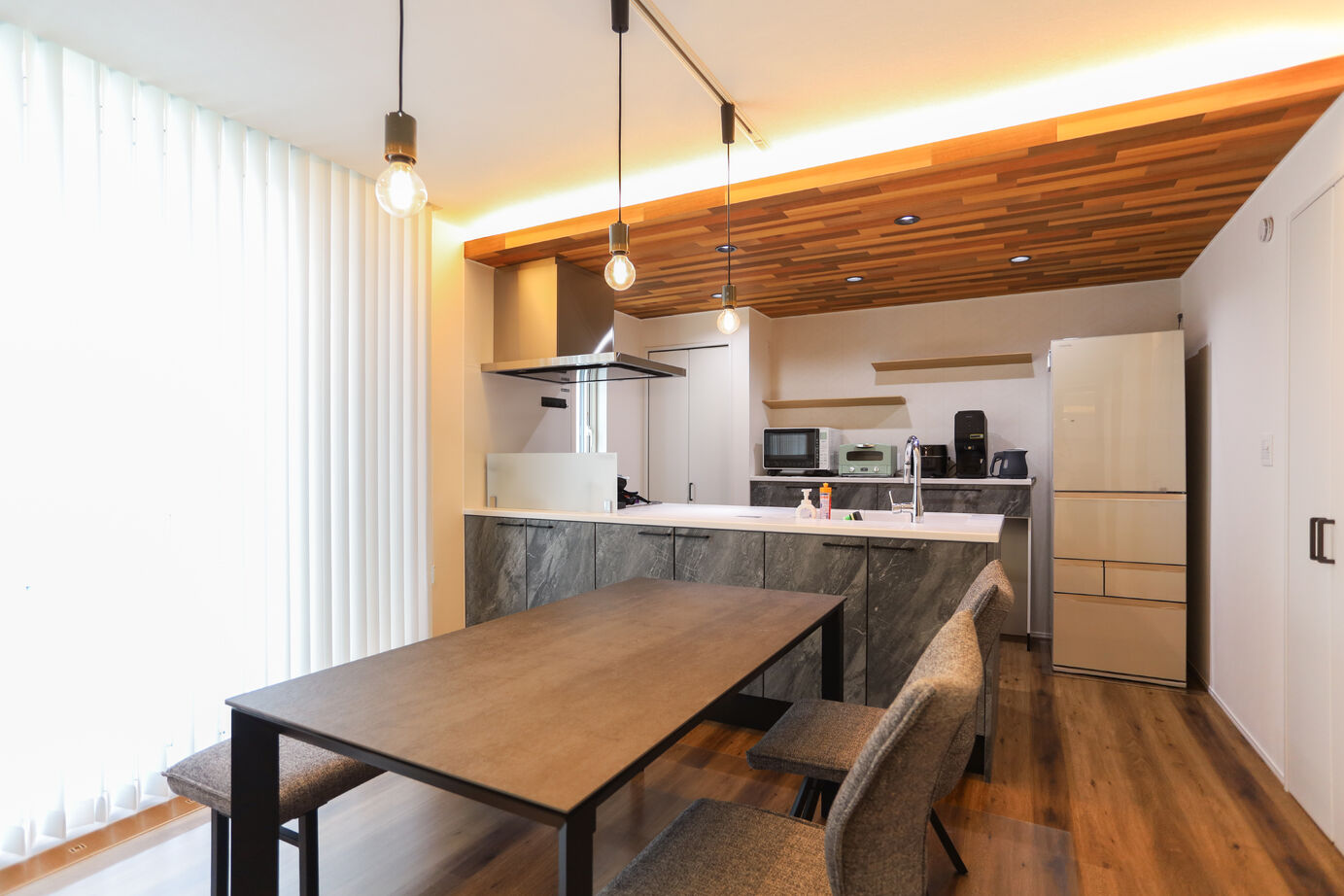 デワホーム 考え抜かれた無駄のない間取り。シンプルで都会的な高性能住宅の建築実例画像5