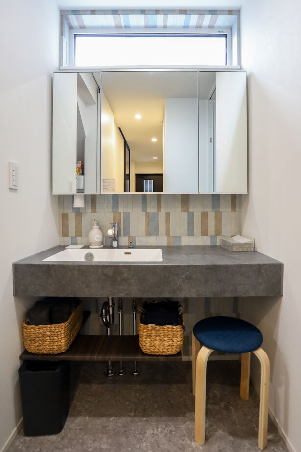 デワホーム すっきりとしたシンプルモダンテイスト、ダイナミックな勾配天井のある家の建築実例画像10